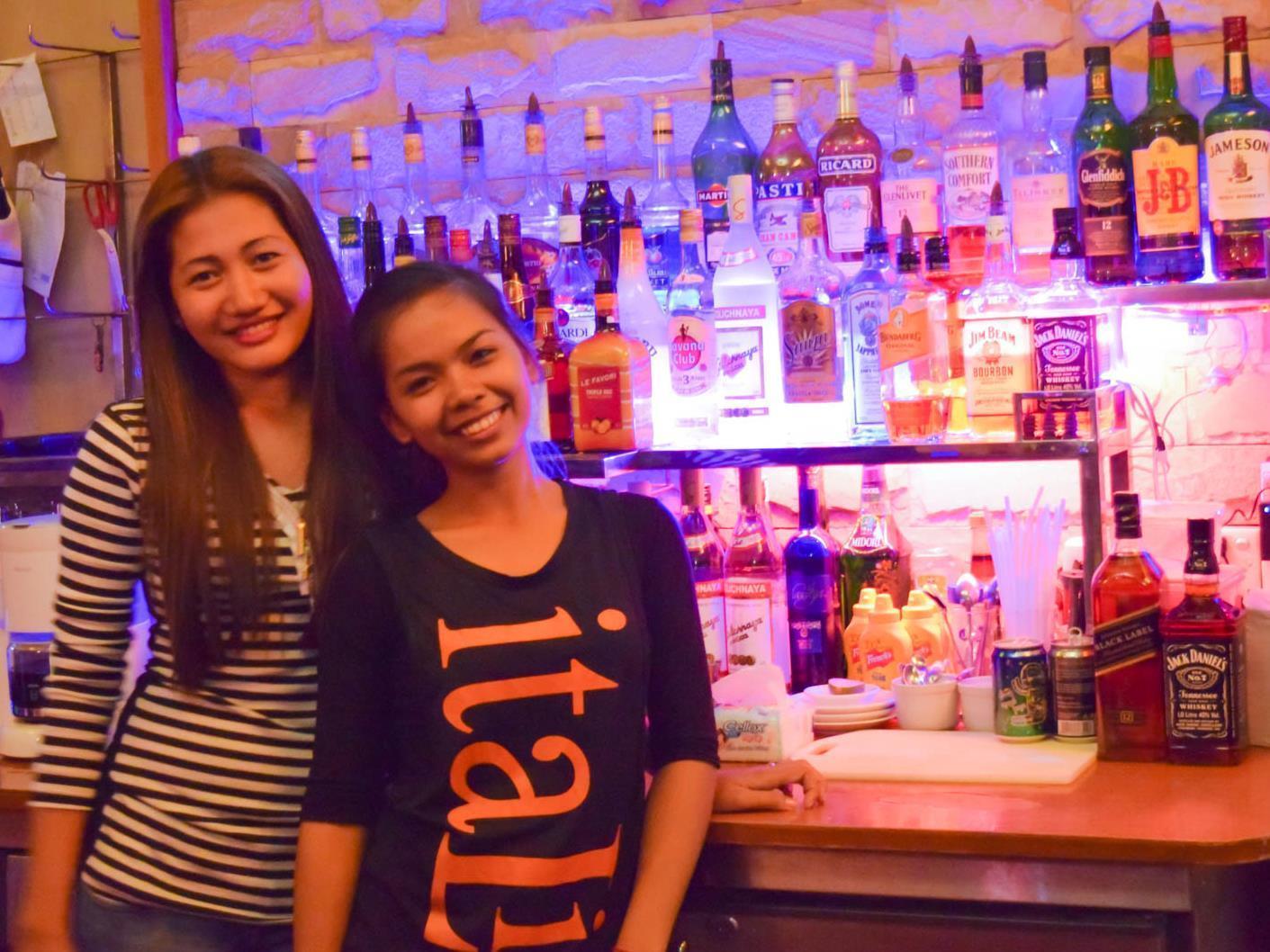 Bar Oz Riverside Guesthouse Phnom-Penh Buitenkant foto