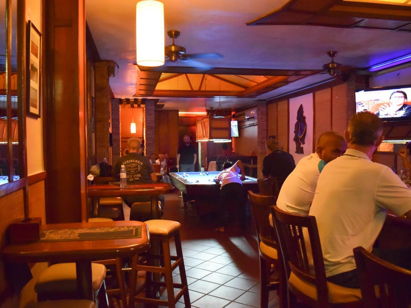 Bar Oz Riverside Guesthouse Phnom-Penh Buitenkant foto